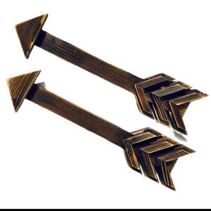 Set of. 2 Brown Wooden Arrow Wall Signs  Decor 22”
